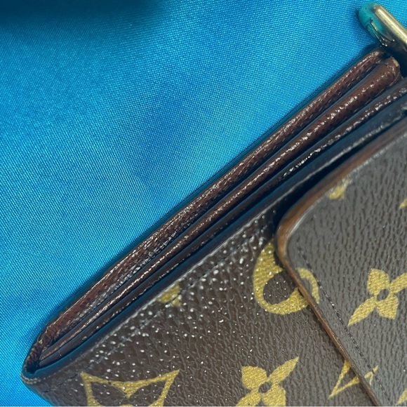 Louis Vuitton Brown and Gold Monogram Clutch Wallet Very Good Condition Unisex - Picture 8 of 16